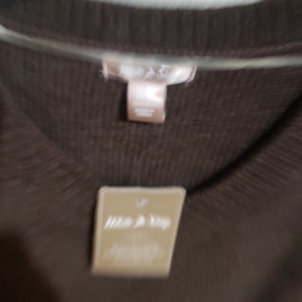 Sweater - Picture 2 of 4